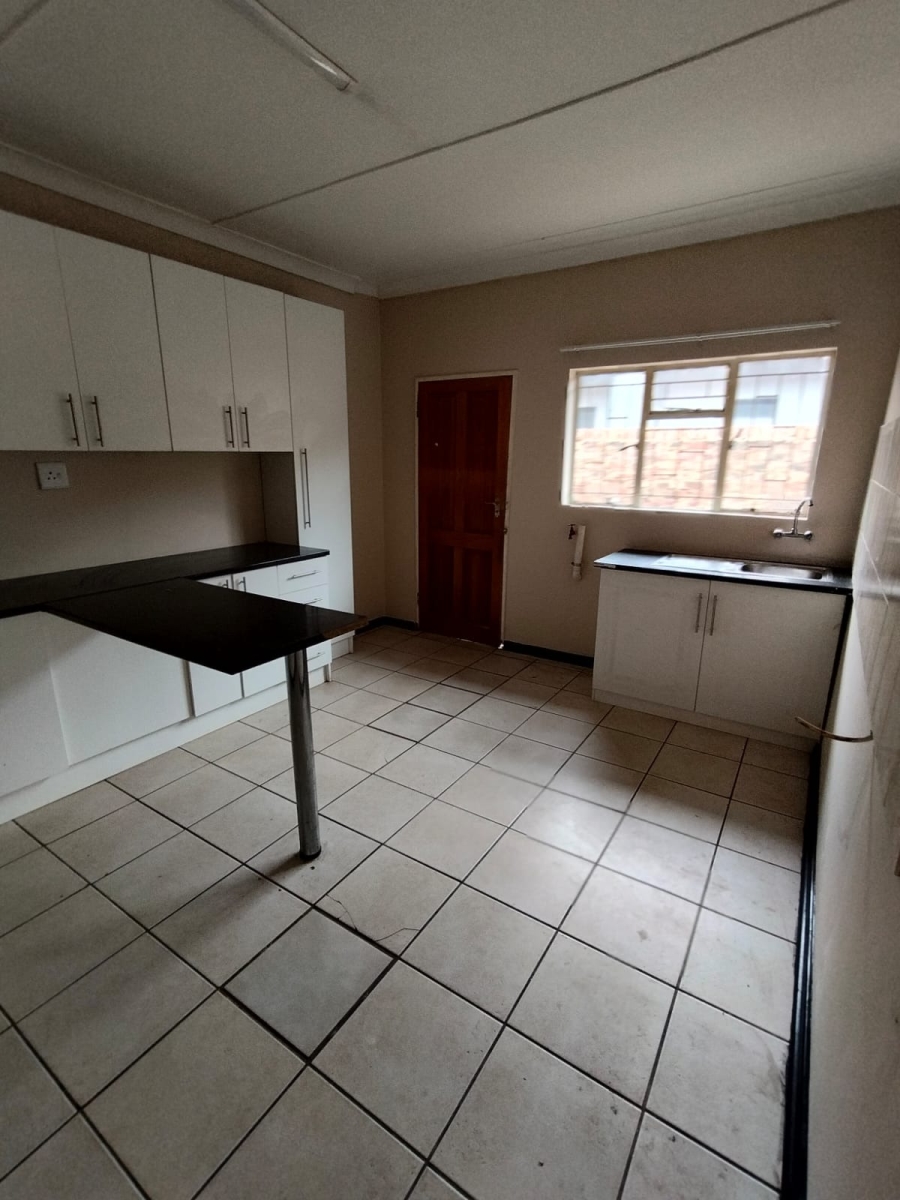 To Let 2 Bedroom Property for Rent in Potchefstroom North West